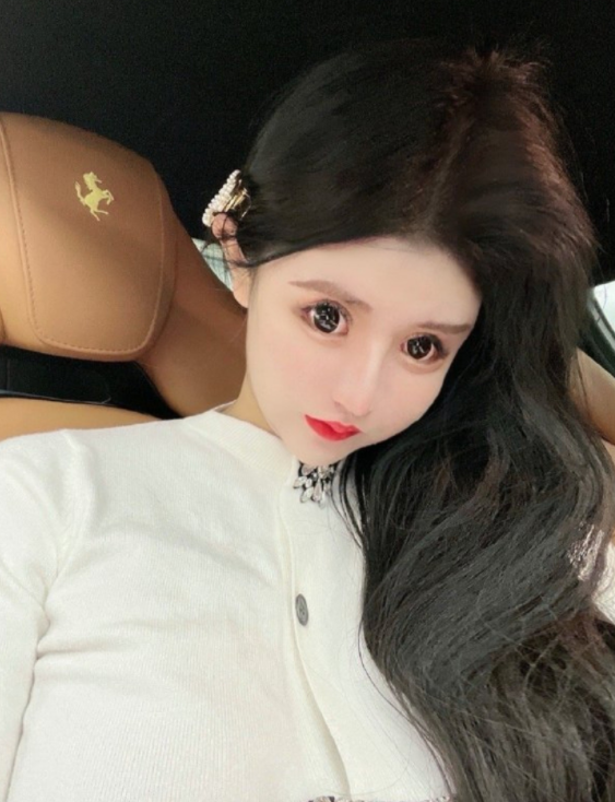 16岁网红整容上瘾3年花400万整形超100次认为下一次会更好