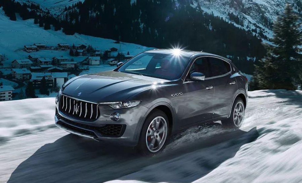 110万玛莎揭开网红遮羞布几十人排队拍不停网友穿帮了