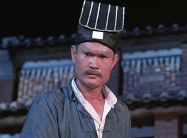 林正英的成就是有目共睹的,他僵尸片全都是经典,而他塑造的道士形象也