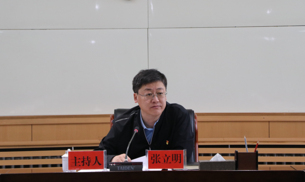 海勃湾区政法队伍教育整顿查纠整改环节座谈会召开