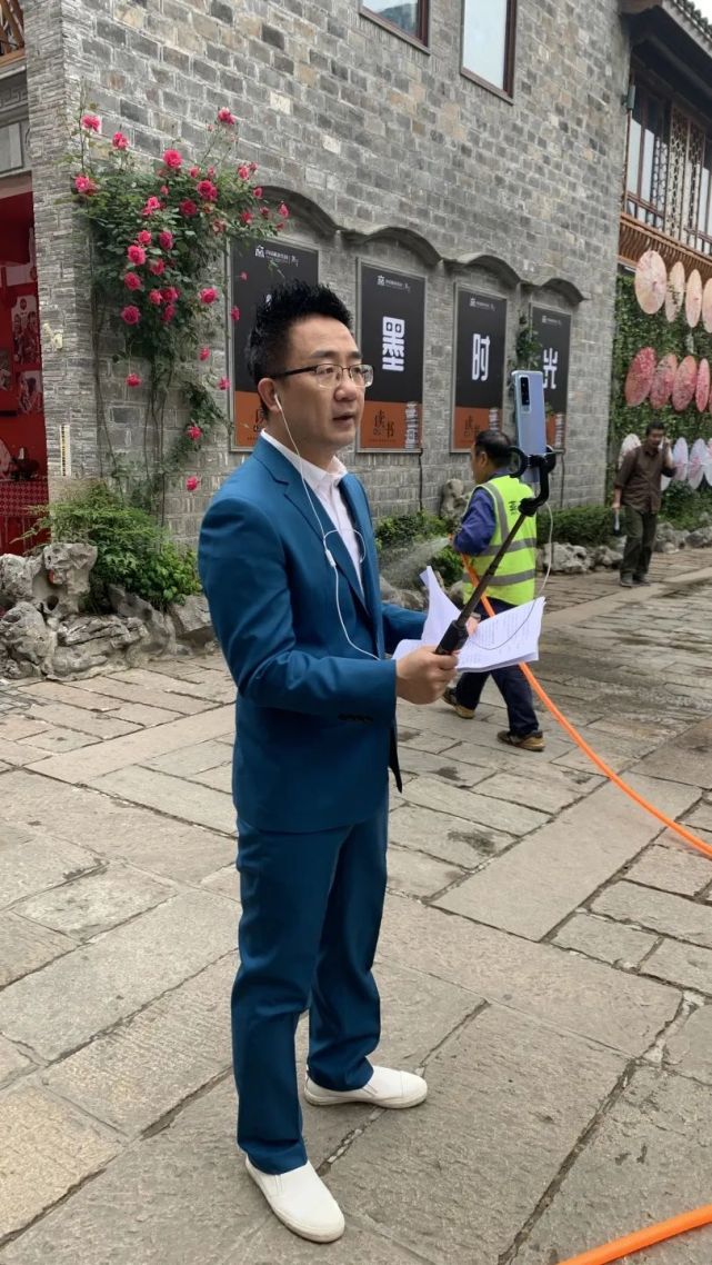 杜晓,晨曦,郗盈超主持人 大刚,吴江,化定杰,由主会场《直播南京》主持