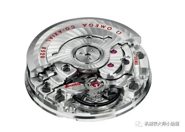 卡地亚蓝气球系列后来全面更换了自己的自产机芯1847mc,这枚机芯的