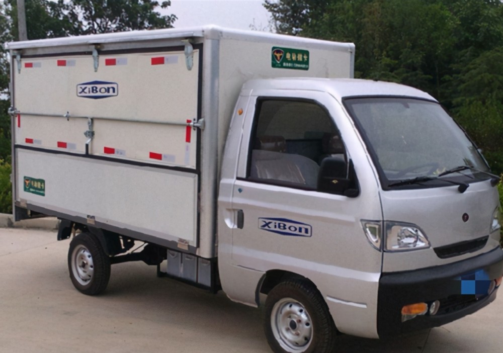 还有一些运货的大货车,其实这些都不属于是小货车,c1照可以开的小货车