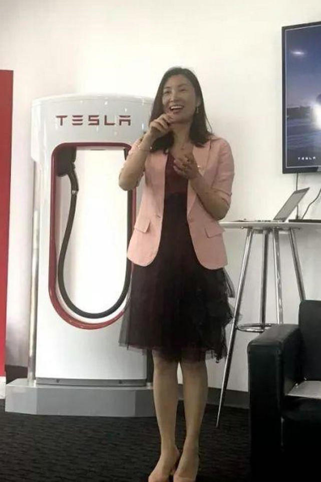 不得不说这位特斯拉全球副总裁真的在上海维权事件上真的是"霸气侧漏"
