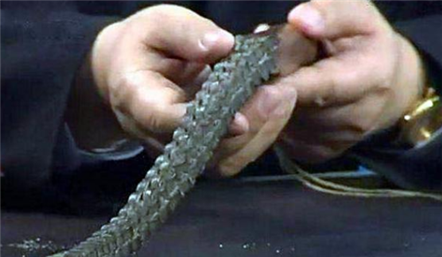 成吉思汗鞭子价值多少女子要500万专家你先站稳了我再报价