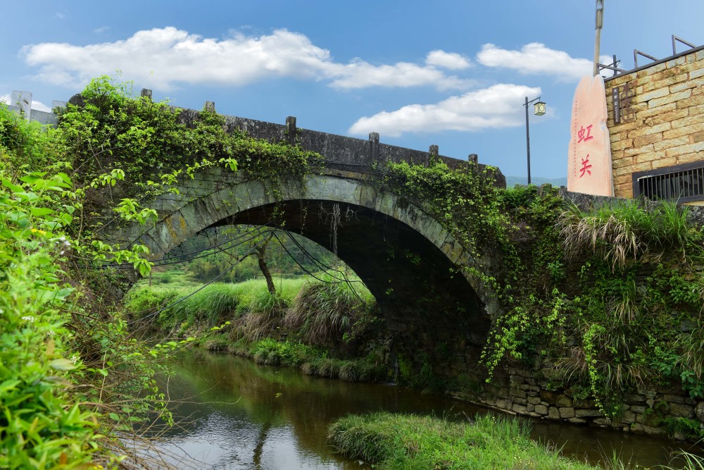 江西婺源虹关有座古代立交桥可通行七个方向令人赞叹古人智慧