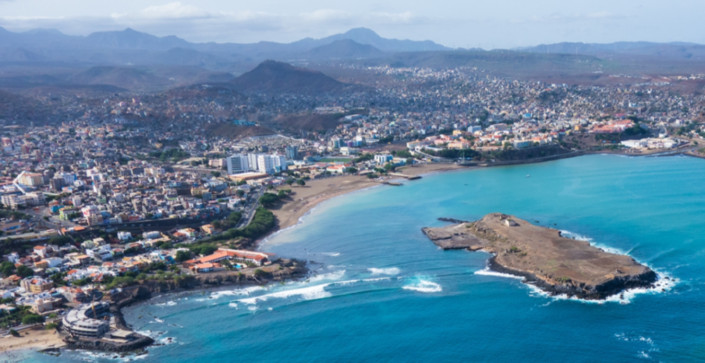 广州国际朋友圈又扩大了欢迎北大西洋中的海滩城市佛得角普拉亚市