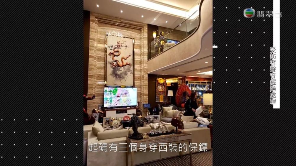 有人表示曾到访过黎伟业的7000尺(约630平米)豪宅