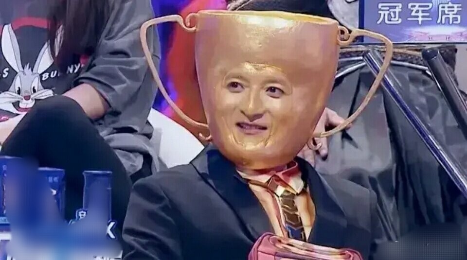 新一季《百变大咖秀》真的要变成"恶搞秀"了,李维嘉看着有些尴尬