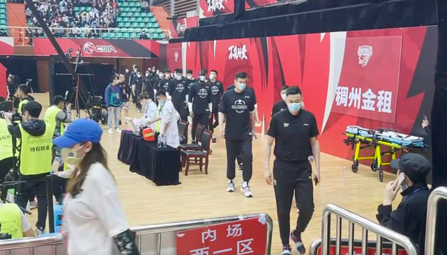 杜锋率广东宏远观摩辽浙大战北京首钢辟谣引援朱旭航投篮伸腿