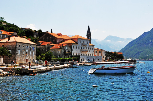 诗人拜伦勋爵曾经称黑山的亚得里亚海海岸线为"陆地与海洋之间最美丽