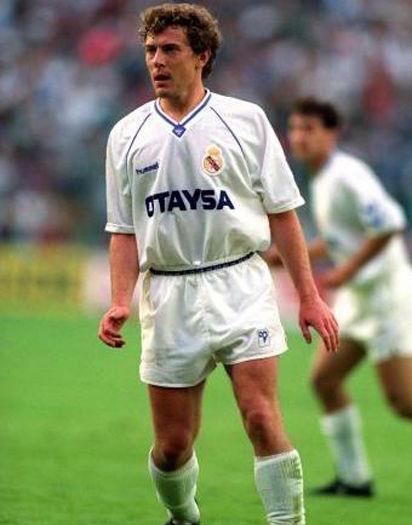 3布特拉格诺布特拉格诺绰号秃鹫,曾被称为皇马五鹰之一,他将皇马推向