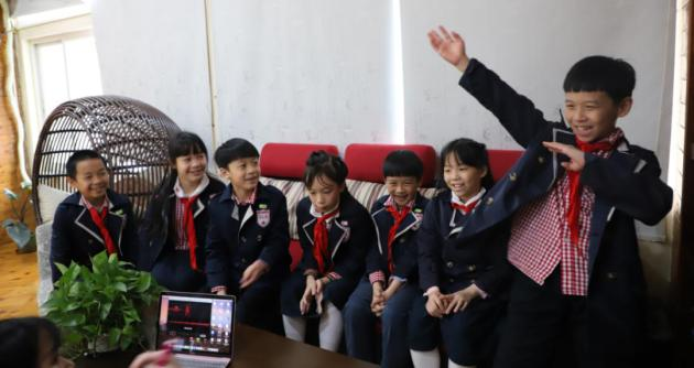 曾轰动一时的广州"8胞胎",如今已长大,网友:这谁能惹得起?