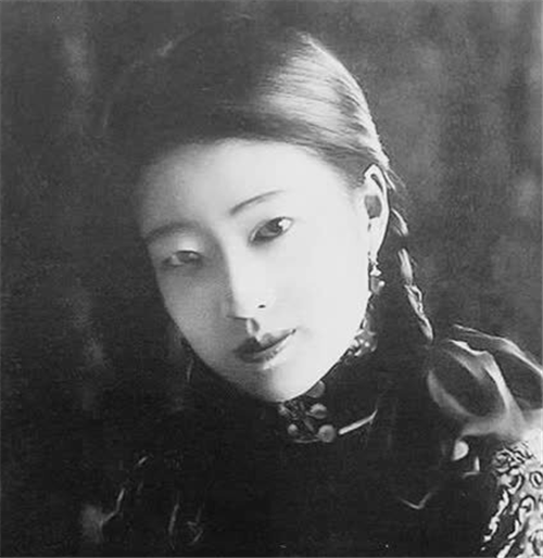 清末舞蹈家裕容龄结局与太监恋爱3年晚年被打断双腿抑郁而终