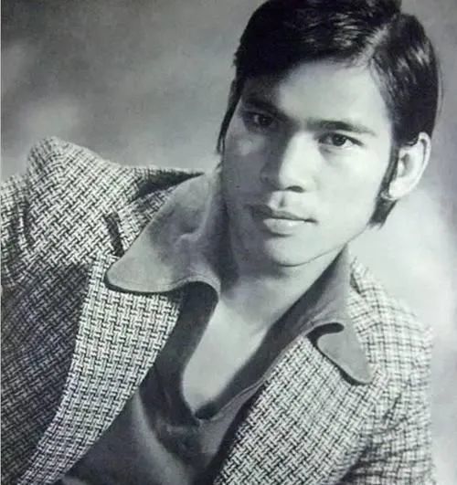 自爆患病险死75岁邵氏资深武打影星复出拍戏四婚娶小30岁妻子