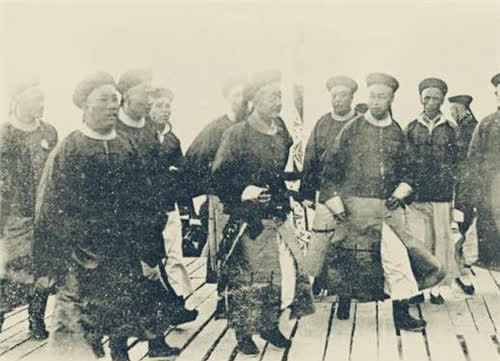 打开腾讯新闻,查看更多图片 >首先就是叶赫那拉·瑞麟,于1809年出生