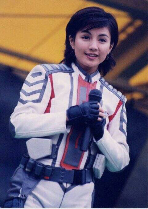 特利迦奥特曼女主公开年仅17岁比得上当年的大古的丽娜吗