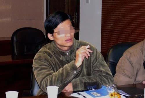 徐艺丽从恋爱到结婚的时间很短,老两口希望女婿对女儿好点,便掏出10