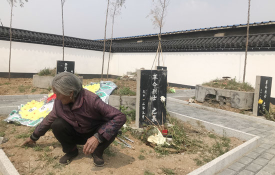 泰安76岁老人为无名烈士守墓37年嘱咐子孙要世世代代守护下去