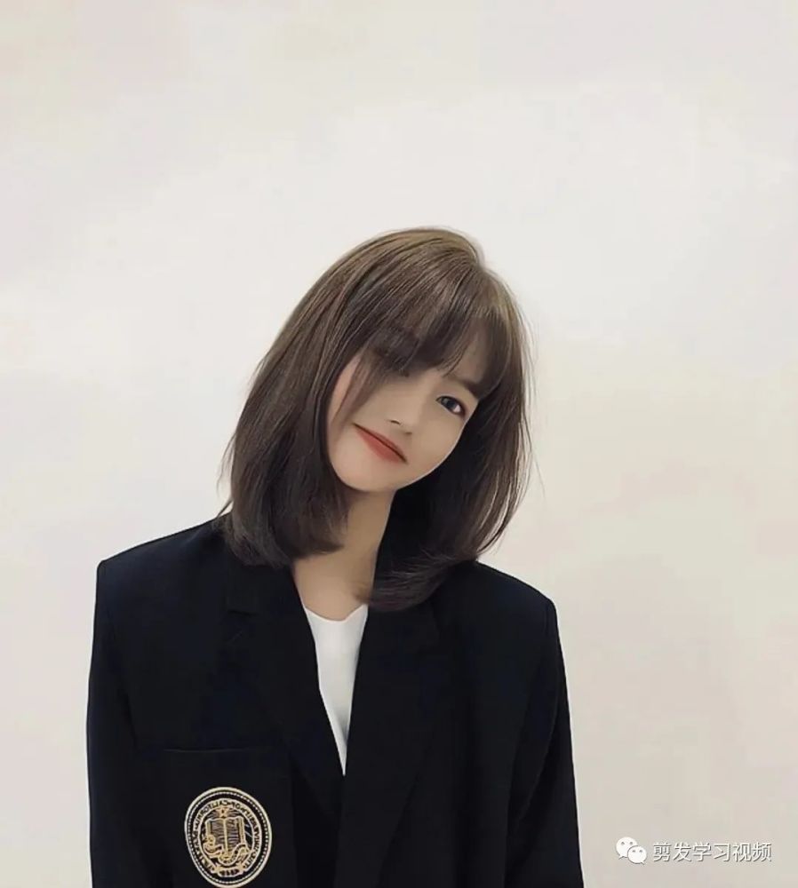 高层次锁骨发初夏剪刚刚好