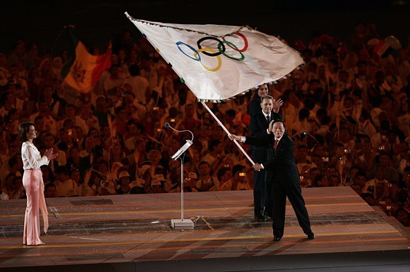 举办奥运会导致国家经济掉队现成失业大国债务还清需10年