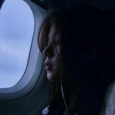 背景图谁心里没有故事只不过学会了控制