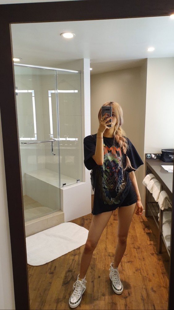 rose对镜自拍合集