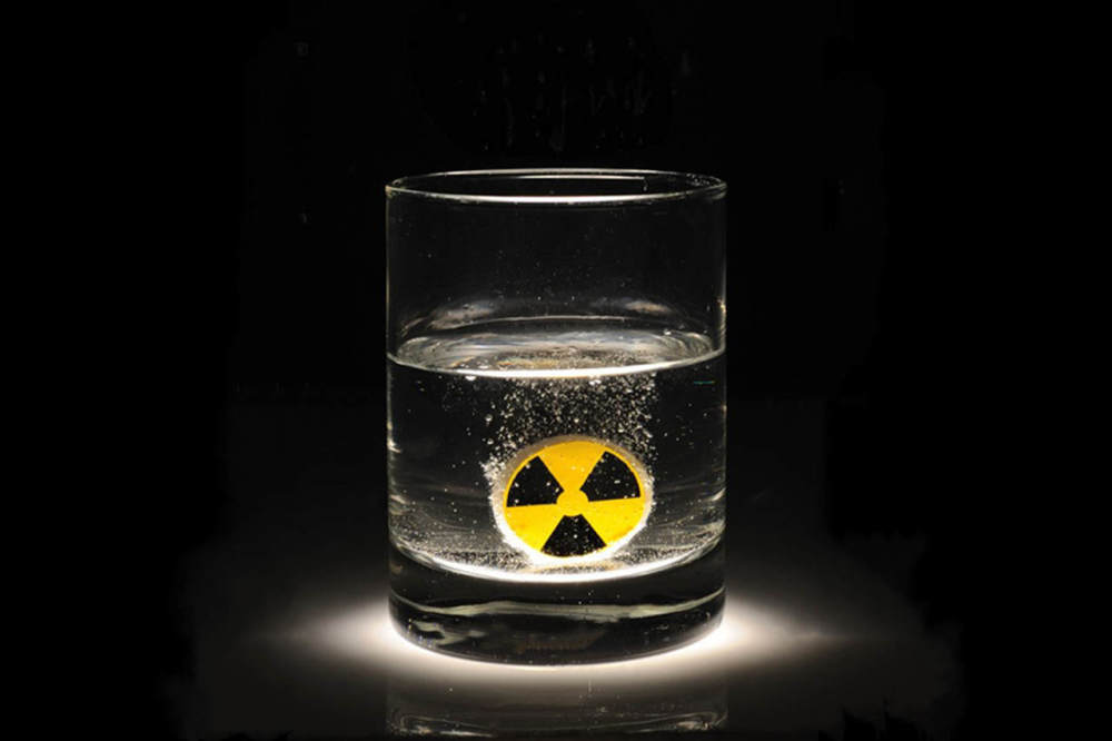 假如日本人把核废水全喝光了能过滤掉核物质吗