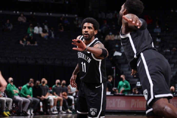 重回东部第一，NBA豪强32-0太狠！欧文19中4躺赢，老板发声祝贺