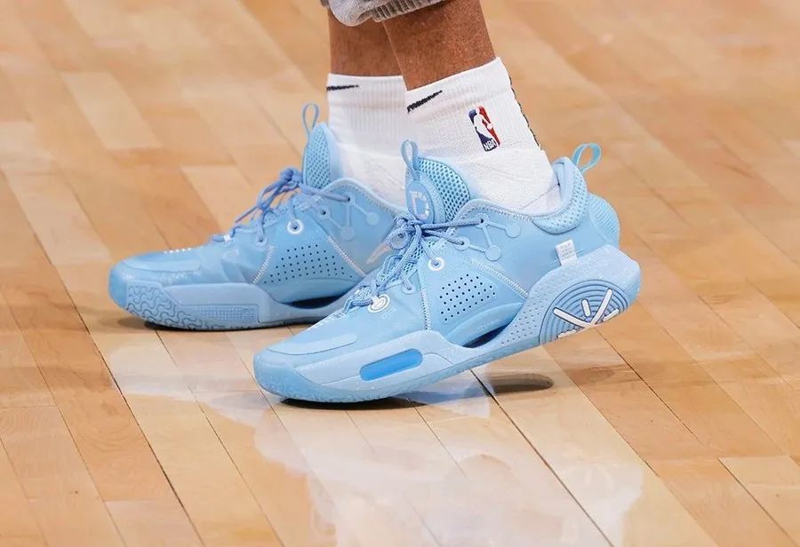 真气！宝藏 PE 配色怎么都被他穿了！NBA 上脚又看花眼！