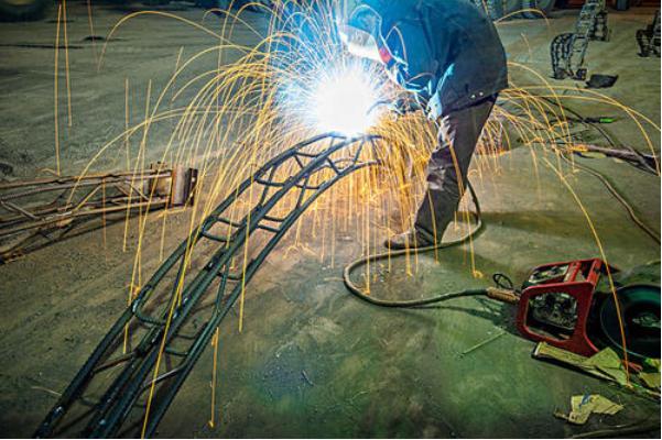 中国女焊将刘霞攻克世界顶尖难题德国专家上门拜访恳求合作