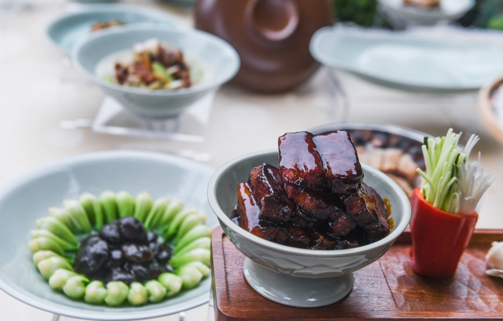 (社会)古镇发布地方特色菜肴 助力特色美食之旅