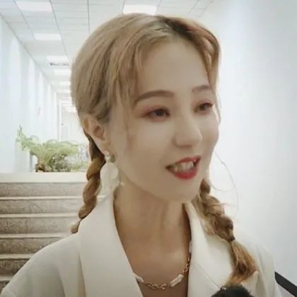 伊犁网红 馕饼妹我非常热爱我的家乡,我希望能有更