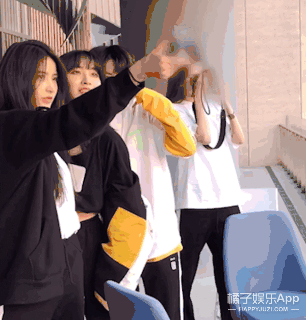 最先担心的是金子涵▼点击播放 gif0