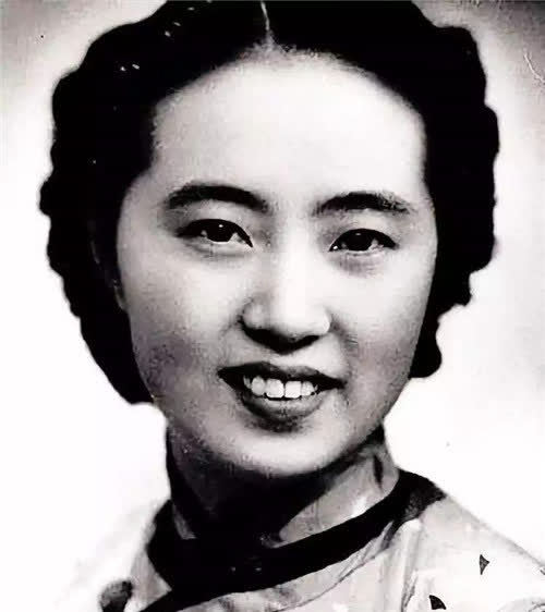 民国第一渣男,交往3位知名女星,晚年被妻子赶出门,靠乞讨为生