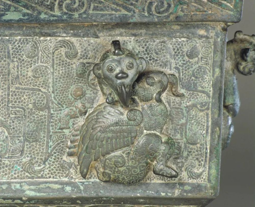 青铜龟鱼纹方盘战国中国雕塑作品欣赏一百一十八