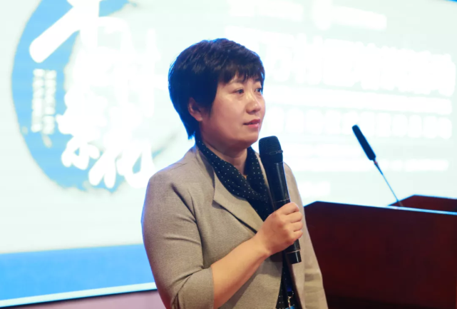 主持人:金英杰教育集团副总裁 赵颖