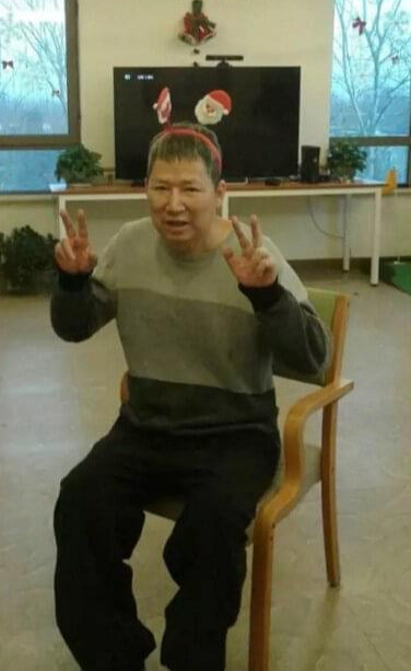 与67岁美国老太生活13年带百亿遗产回国捐款李春平如今怎样了