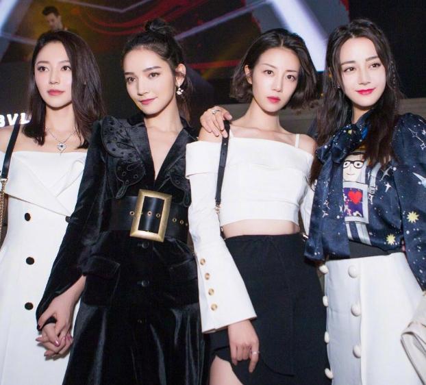 嘉行四美前3人在解约和挣扎中彷徨最后一位飞黄腾达