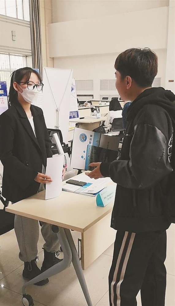家族招人口号_战意土豪家族＂开工资＂招人,成员每月净赚好几千