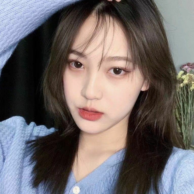 多人闺蜜头像我涉旷野丛林中来你撑船渡我入灿灿花海