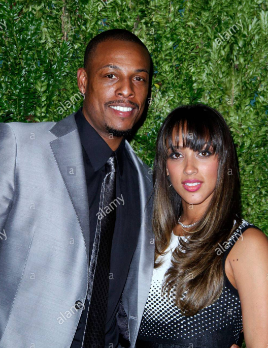 皮尔斯场外生活远比nba潇洒,妻子这么美,却带舞娘回家