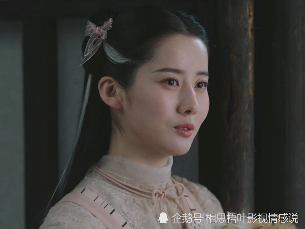 不知怎的,总感觉《十二谭》的故事隐喻着万物平等的观念,像白阿九白衣