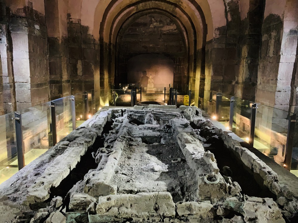 中国唯一的地上皇陵啥样探访成都永陵地宫内黑暗恐怖让人胆怯