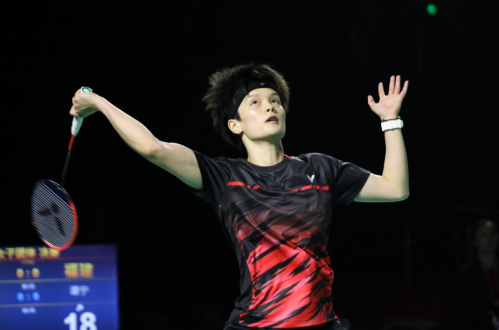 刚刚湖北羽毛球女团再捧一冠军