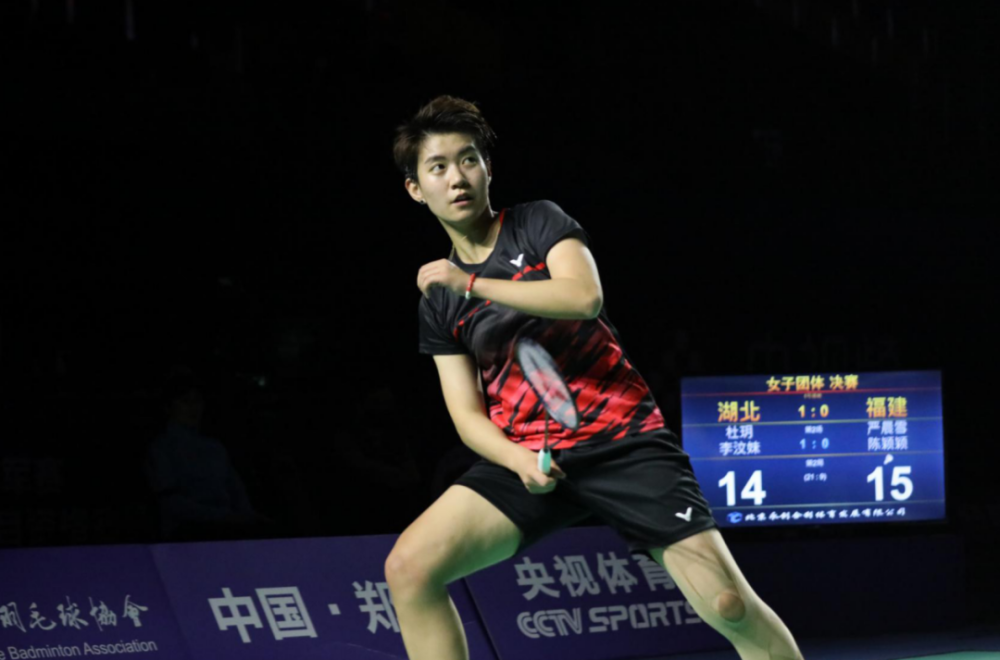 刚刚湖北羽毛球女团再捧一冠军