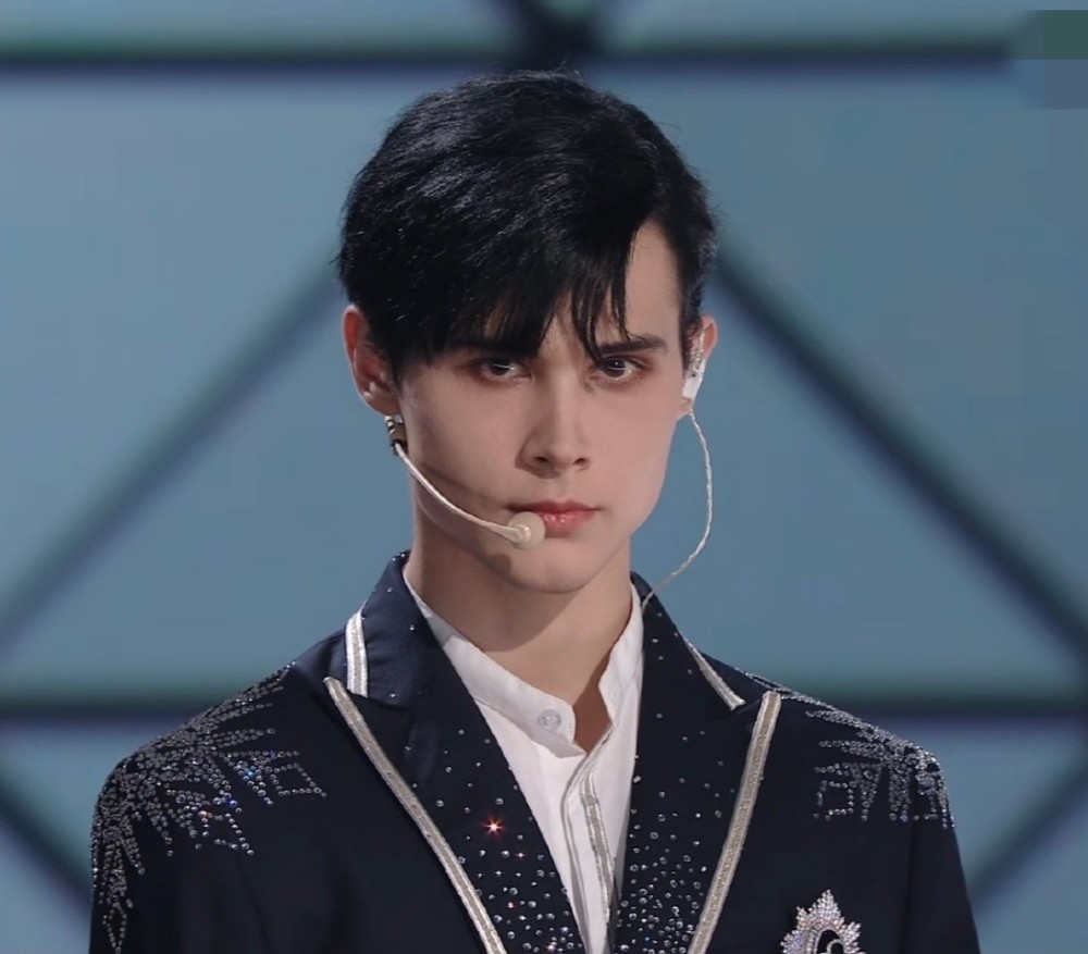 利路修:感谢大家支持我终于下班了,粉丝不仅道歉,还操碎了心