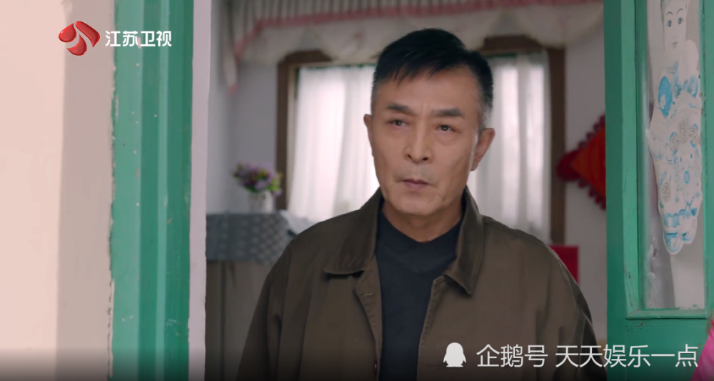 和自己的父亲的关系一直不是很和谐,而这次夏拙回学校遇到欧阳俊父亲