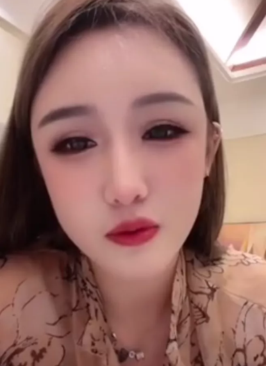 大美明确表态不接受高迪出轨高迪停车与老太太发生冲突动手被大美阻拦