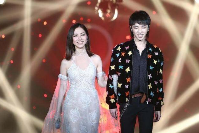 很多人都觉得华晨宇和邓紫棋以前谈过恋爱,因为两人以前有很多活动,这